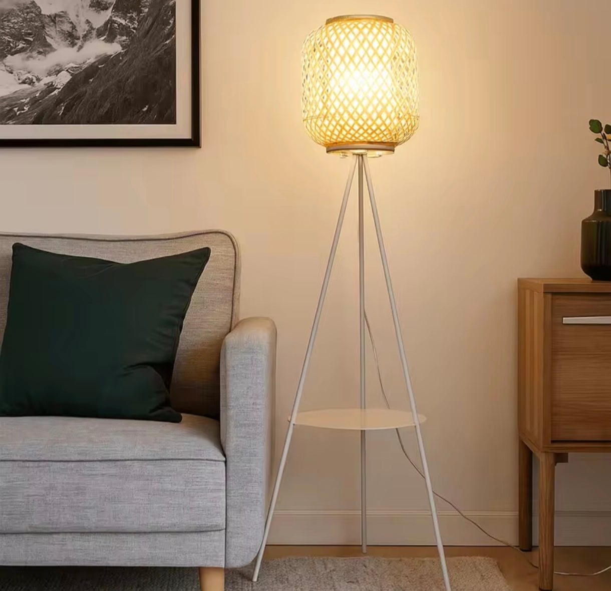 Lámpara de pie bambú con mesita